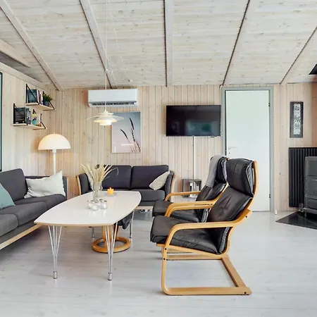 Akka - 2km From The Sea By Interhome *